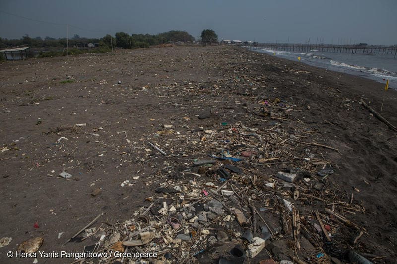 plastik pantai tanjung pasir tangerang