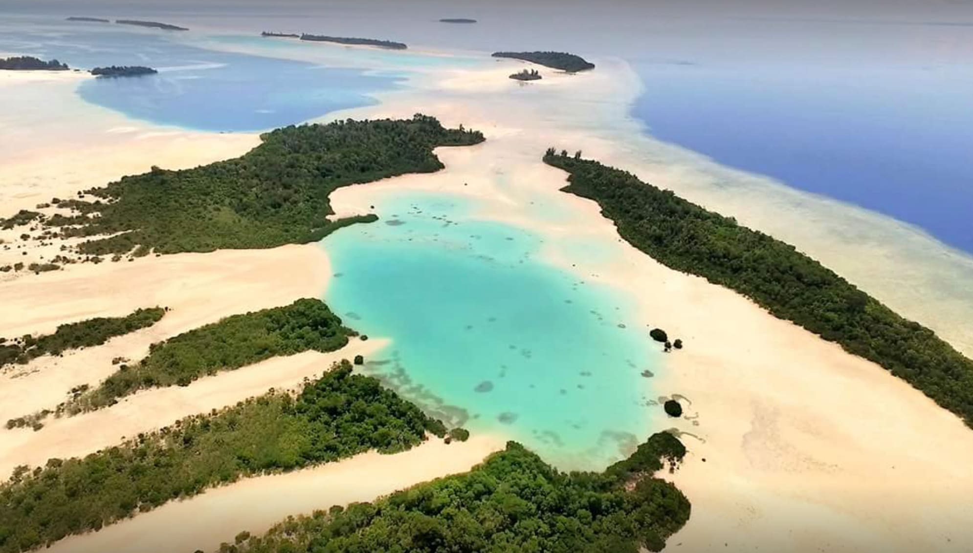 Kepulauan Widi Dilelang: Akankah Privatisasi Pulau-Pulau Kecil Kembali Terjadi?